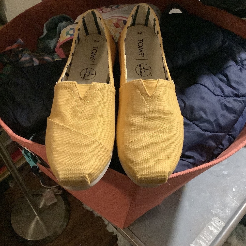 Tom’s size 8w